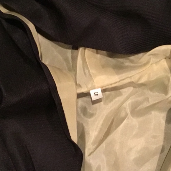 Harry Potter Inspired Hufflepuff Robe Costume - Picture 4 of 5